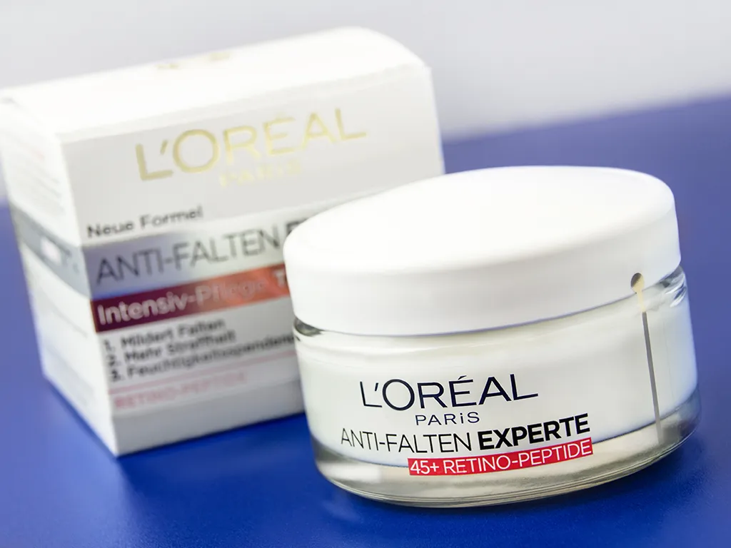 Krem L’Oréal Ekspert wieku z retinolem i peptydami